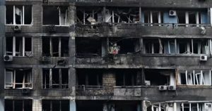 Aumentan a siete los muertos por ataques de las fuerzas rusas sobre Kiev.