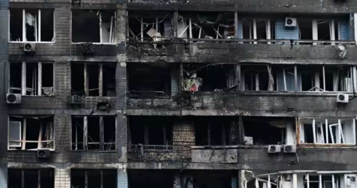 Aumentan a siete los muertos por ataques de las fuerzas rusas sobre Kiev.