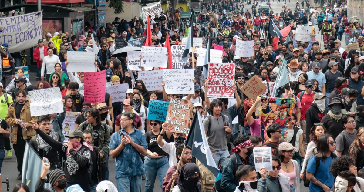 ¿Qué tratan de decir quienes hoy en el México contemporáneo esgrimen tal consigna? Va aquí un decálogo de lo que implica asumirse ni de derecha ni de izquierda.