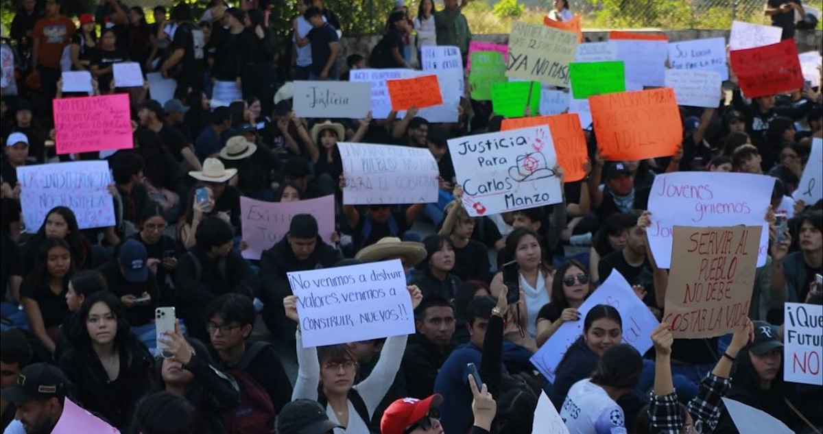Jóvenes de Michoacán rechazan uso político de sus movilizaciones.