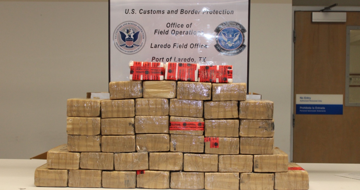 EU decomisa más de 2.6 mdd en metanfetaminas en puente fronterizo de Laredo a Texas