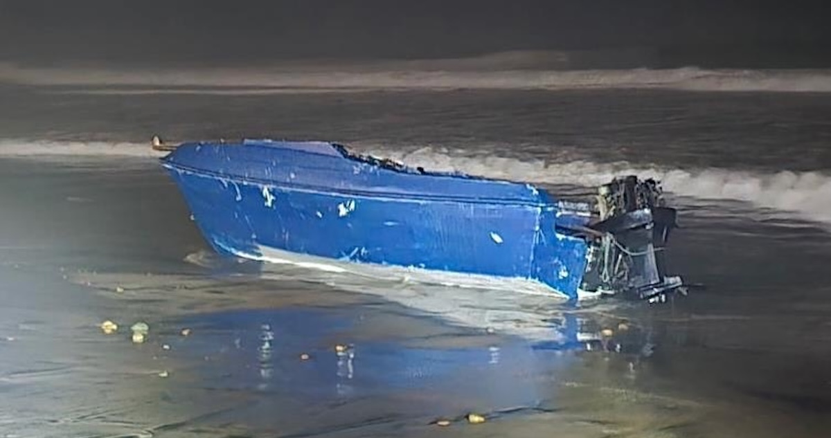 La Guardia Costera de EU confirmó que 4 migrantes murieron y 4 resultaron lesionados luego de que la lancha en la que viajaban volcó cerca de California.