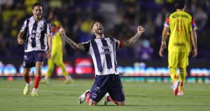 Los Rayados del Monterrey lograron resurgir de sus cenizas cuando todo mundo festejaba la gran victoria americanista, para anotar el gol que eliminó al América.