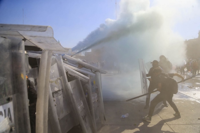 La SSC-CdMx informó que sólo cinco policías permanecen hospitalizados luego de resultar lesionados durante la marcha de la "Generación Z".