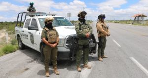 Luego del hallazgo de siete cuerpos en Zacatecas, en los límites con San Luis Potosí, cuatro agentes de la Guardia Civil Estatal potosina fueron detenidos.