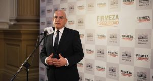 El Primer Ministro de Perú afirmó que no es posible irrumpir en la Embajada de México, con lo que contradice las declaraciones del Presidente José Jeri.