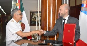 México y Francia acordaron "fortalecer la cooperación en la prevención y combate a las amenazas que representan las organizaciones delictivas transnacionales".