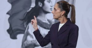 Reforma se disculpó con la Presidenta Sheinbaum, luego de que la mandataria condenara la publicación de las fotos del momento en el que fue víctima de acoso.