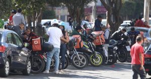 La SCJN avala cobro del 2% a repartidores de aplicaciones que operan en la CdMx