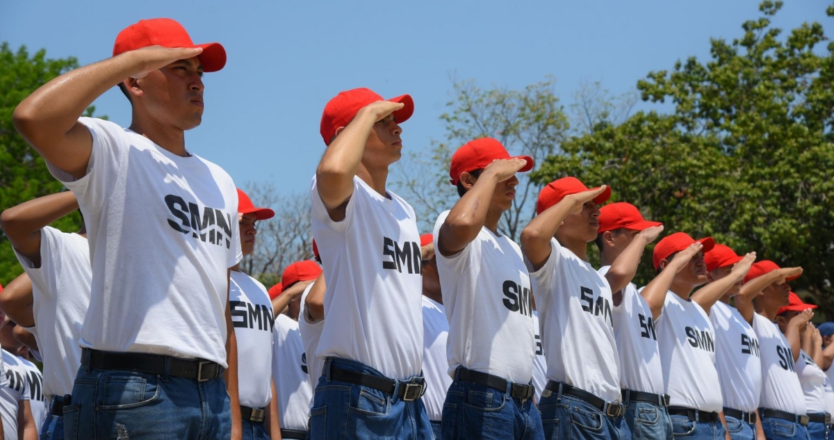 La Secretaría de la Defensa Nacional (Defensa) dispuso la obligatoriedad de este servicio militar como parte de una obligación ciudadana de las y los mexicanos.