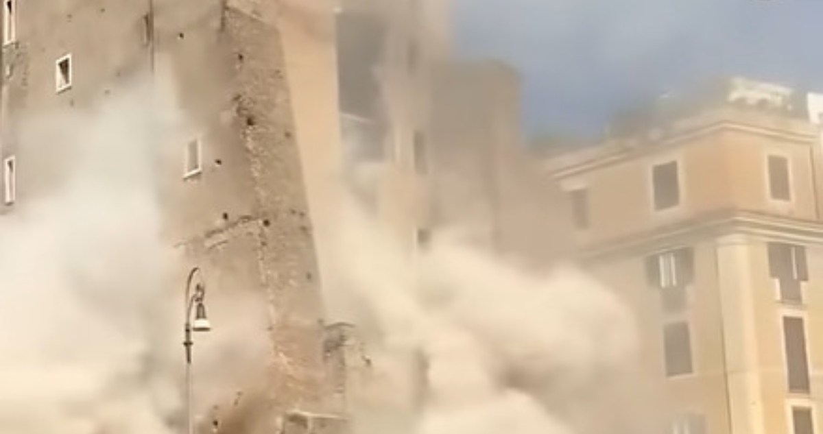 La Torre dei Conti de Roma, levantada en el siglo XIII por orden del Papa, registro este lunes hasta dos derrumbes parciales durante unas obras de remodelación.