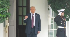 Trump afirmo ayer que su gobierno ya determinó cuáles serán sus próximos movimientos militares en relación con el tráfico de drogas en Venezuela y el Caribe.