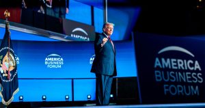 Trump acelera recortes fiscales a ricos mientras deja sin alimento a los más pobres