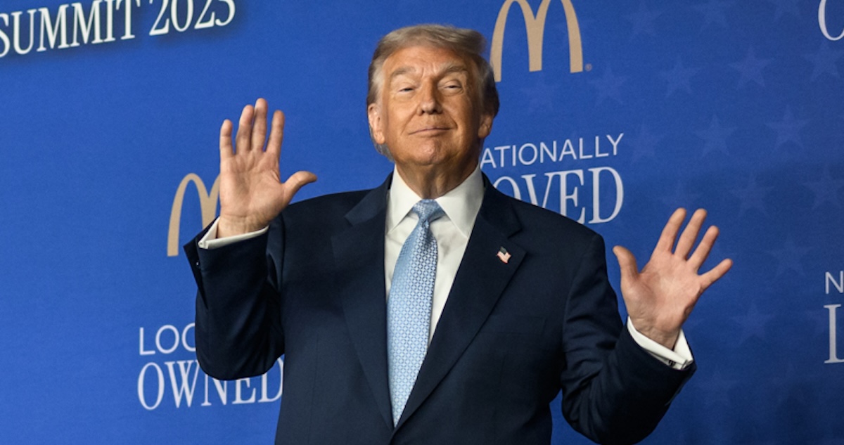 Trump anunció que va a "pausar permanentemente" el ingreso a EU de migrantes provenientes de "países del tercer mundo", luego del tiroteo en Washington.