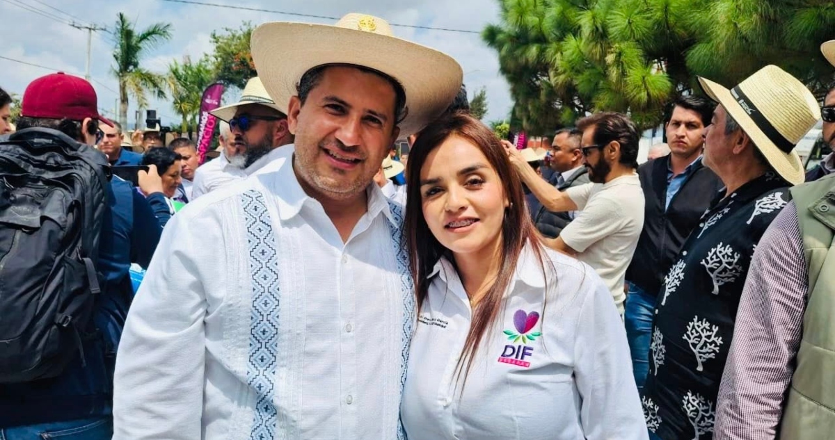 Grecia Quiroz, viuda de Carloz Manzo, Alcalde de Uruapan, Michoacán, pidió detener las manifestaciones violentas en repudio al asesinato del Edil.
