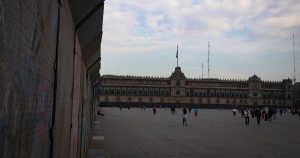 Sheinbaum argumentó que las vallas colocadas alrededor de Palacio son para evitar la violencia en las marchas de la CNTE y la de la supuesta "Generación Z".