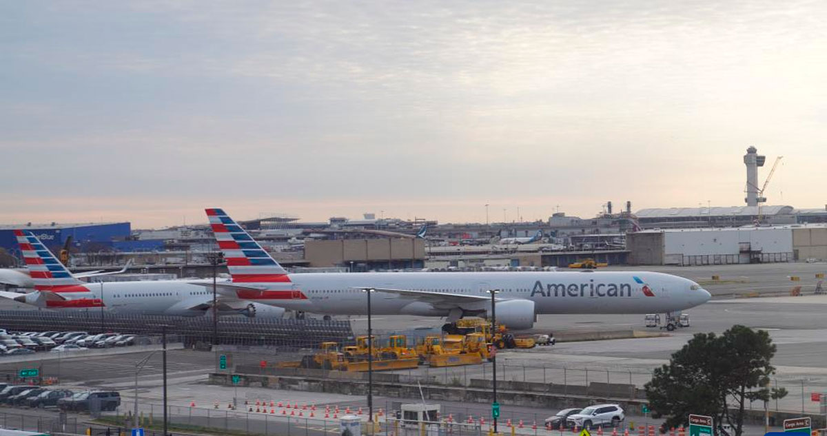 EU suma más de 2 mil vuelos cancelados; puede empeorar, dice Secretario de Transporte