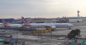 EU anuncia reducción de vuelos por cierre de gobierno.