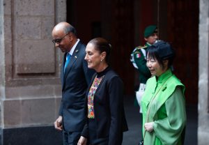 Sheinbaum recibe al Presidente de Singapur en Palacio Nacional.