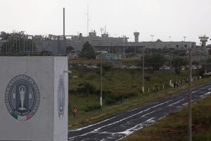 Los familiares de Iván Archivaldo, presuntos operadores financieros de "Los Chapitos", fueron llevados a Puente Grande.