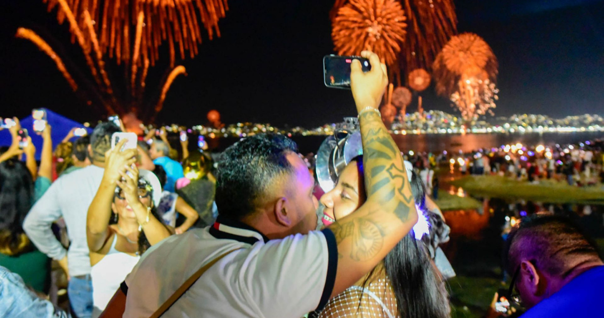 El Año Nuevo 2026 se celebra alrededor del mundo tras año convulso.