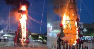 VIDEO ¬ Pobladores de Zitácuaro, Michoacán, queman árbol de Navidad