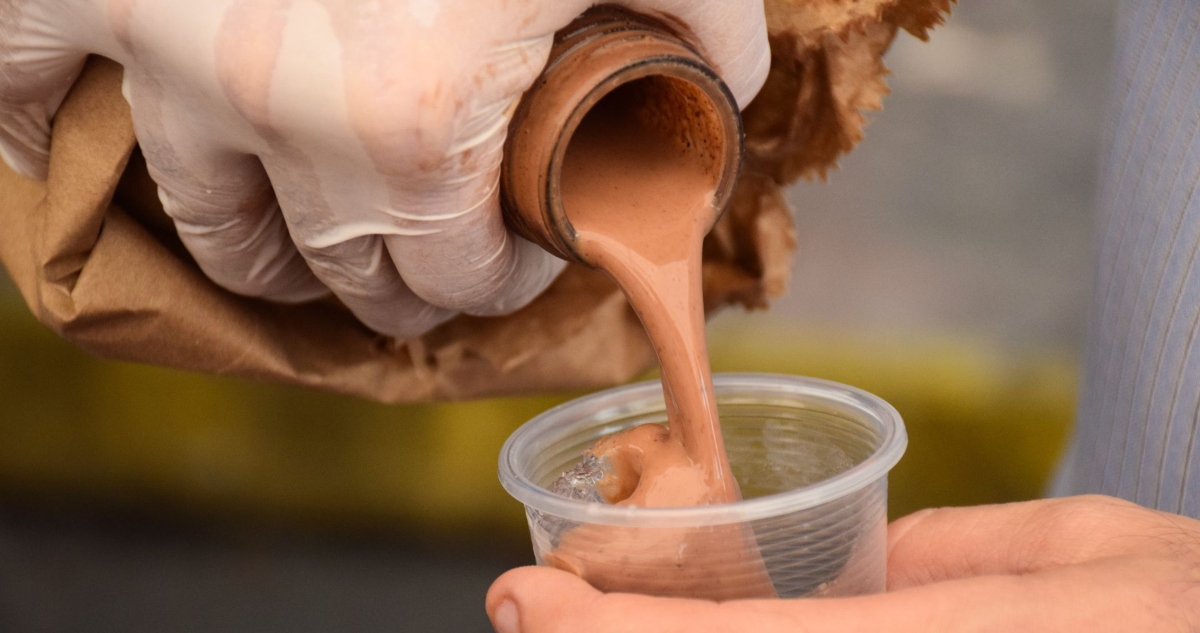 Bebida a base de cacao en el Festival del Chocolate 2022.