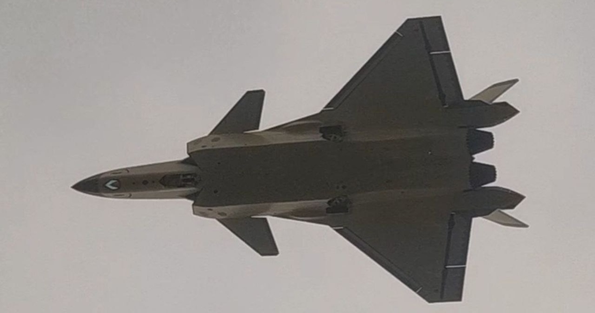 China rompe el monopolio aéreo de Estados Unidos.