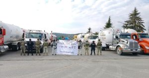 Defensa, corporaciones federales y estatales aseguraron 82 mil 735 litros de hidrocarburo robado, en el municipio de Tepeaca, Puebla.