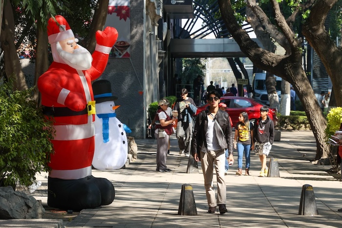 La Policía Cibernética de la SSC-CdMx alertó por una nueva estafa conocida como "regalos navideños" que busca robar la información personal de las personas.