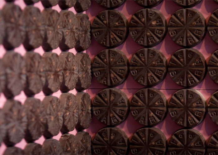 Estudio revela propiedades antienvejecimiento del chocolate oscuro