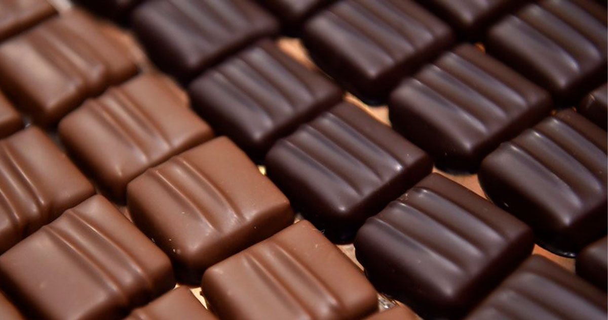 Estudio revela propiedades antienvejecimiento del chocolate oscuro