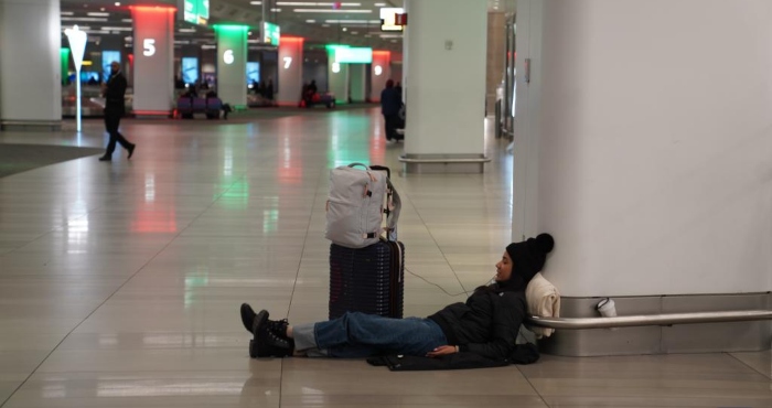 Tormenta invernal azota noreste de EU y afecta miles de vuelos.