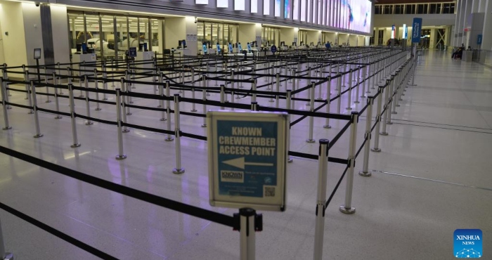Tormenta invernal azota noreste de EU y afecta miles de vuelos.