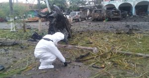 La FGR inició una investigación por delincuencia organizada a raíz de la explosión frente a la sede de la Policía Comunitaria de Coahuayana, en Michoacán.