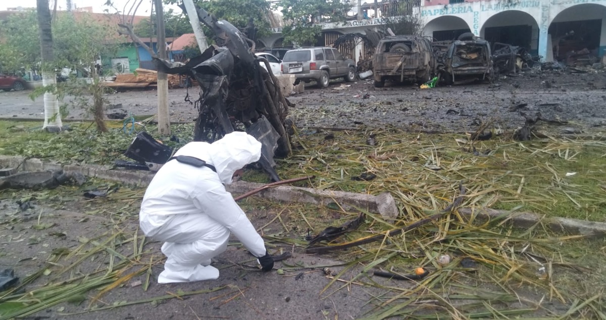 La FGR inició una investigación por delincuencia organizada a raíz de la explosión frente a la sede de la Policía Comunitaria de Coahuayana, en Michoacán.