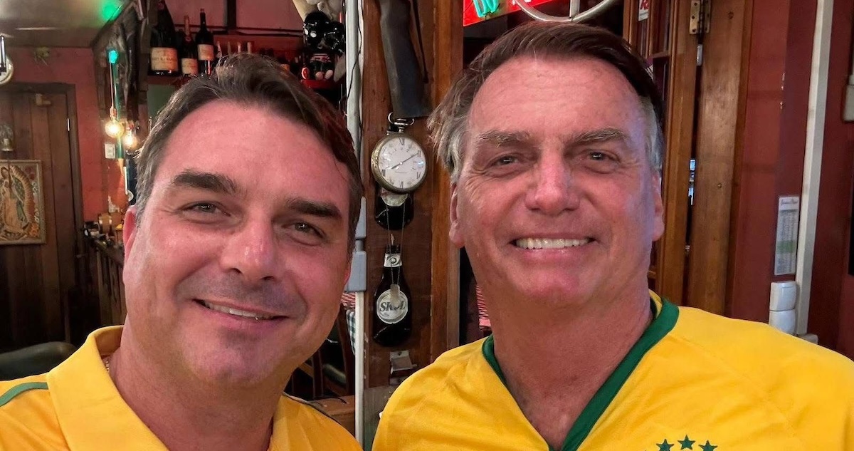 Flavio Bolsonaro, hijo del expresidente Jair Bolsonaro, fue designado como candidato presidencial del Partido Liberal para las elecciones del 2026 en Brasil.