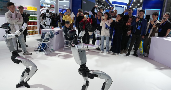 Exposición sobre productos de inteligencia artificial en China.