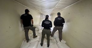 Omar García Harfuch, titular de la SSPC, informó este domingo la detención de dos personas que transportaban 320 kilos de metanfetamina en Los Mochis, Sinaloa.