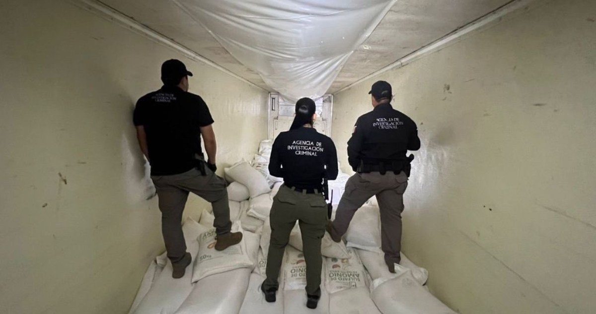 Omar García Harfuch, titular de la SSPC, informó este domingo la detención de dos personas que transportaban 320 kilos de metanfetamina en Los Mochis, Sinaloa.