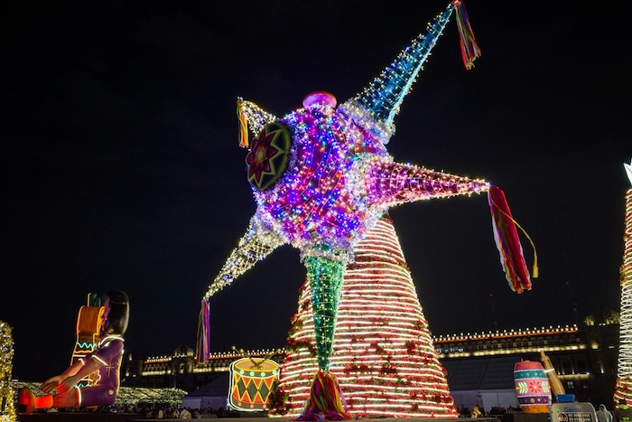 El Festival "Luces de Invierno 2025-2026" llenará de luces y música el Zócalo de la CdMx para celebrar la Navidad y el Año Nuevo.