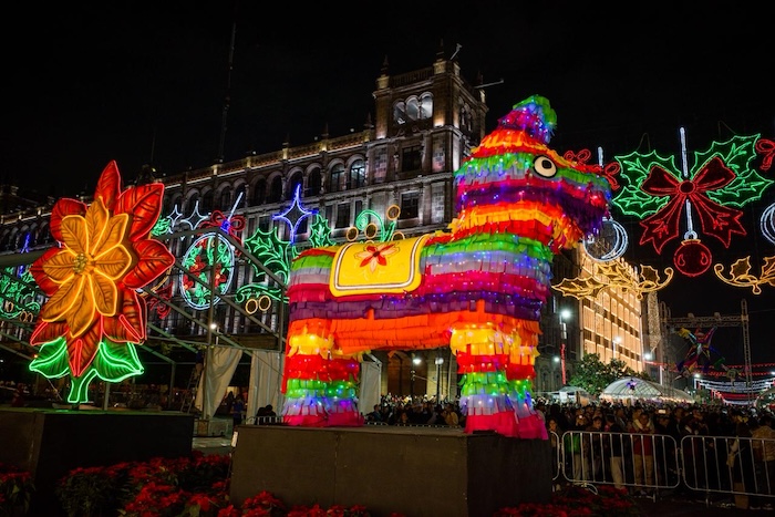 El Festival "Luces de Invierno 2025-2026" llenará de luces y música el Zócalo de la CdMx para celebrar la Navidad y el Año Nuevo.