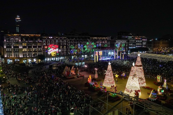 El Festival "Luces de Invierno 2025-2026" llenará de luces y música el Zócalo de la CdMx para celebrar la Navidad y el Año Nuevo.