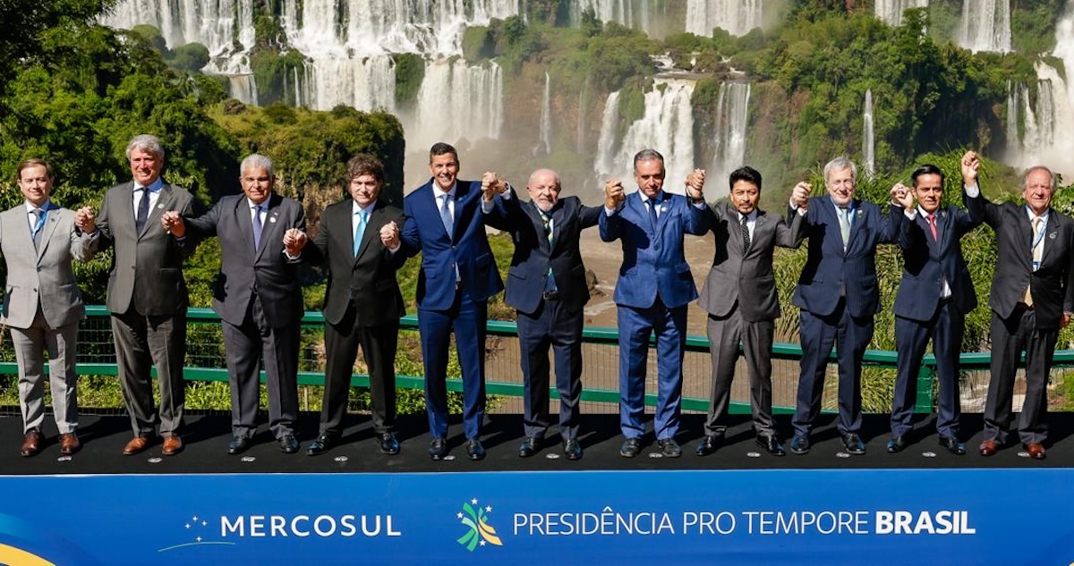 El Presidente de Brasil, Luiz Inácio Lula da Silva, advirtió que una posible invasión de EU a Venezuela podría generar una "catástrofe humanitaria".