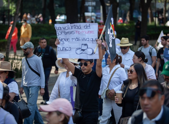 La Marcha de la Generación Z que se celebró este domingo en la CdMx congregó alrededor de 300 personas y concluyó con saldo blanco.