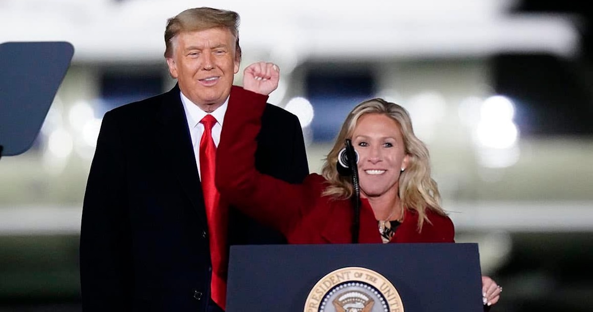 Durante años, Marjorie Taylor Greene fue una de las figuras más fieles y estridentes del trumpismo en el Congreso de Estados Unidos. Aliada incondicional de Donald Trump, defensora del lema Make America Great Again y símbolo de la política de confrontación que marcó a la derecha estadounidense