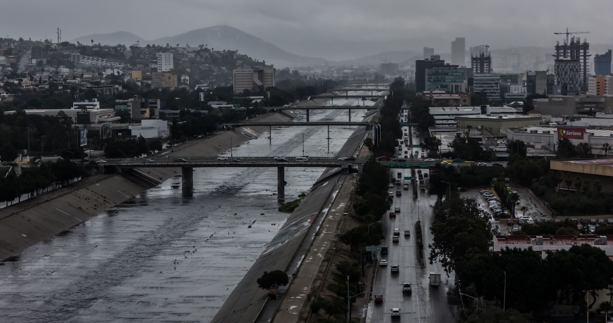 México EU firmaron un nuevo acuerdo para solucionar el problema de aguas residuales en el Río Tijuana, anunció la EPA.