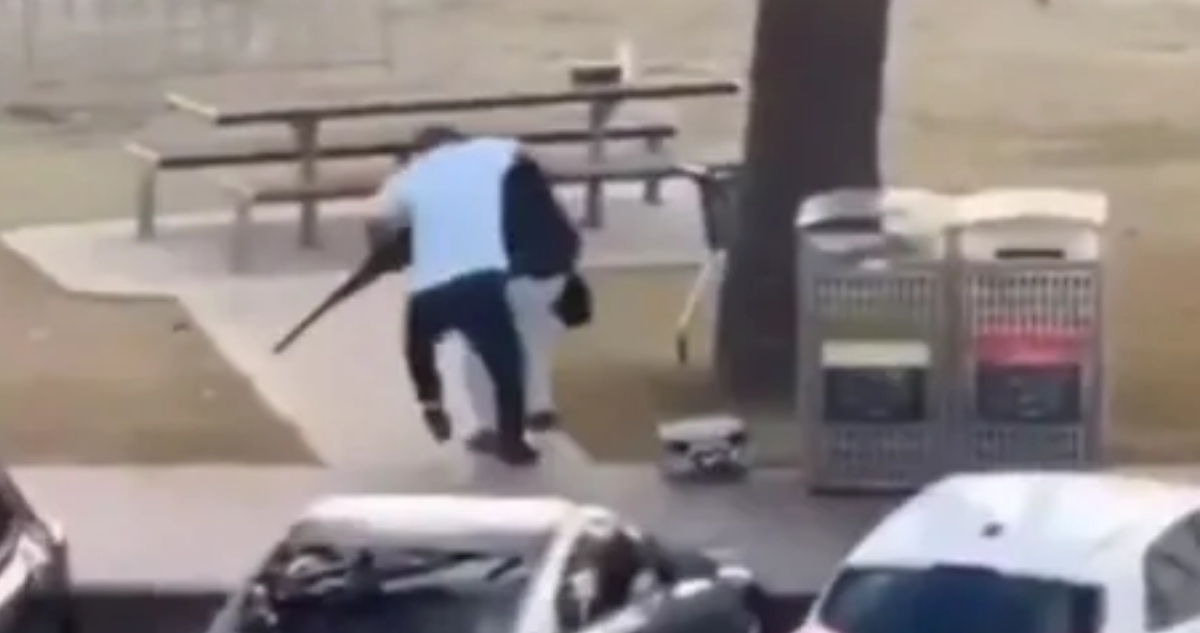 Un civil frena ataque terrorista en Bondi Beach, Australia.