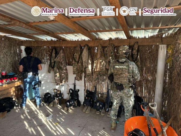 “El Cali” fue aprehendido durante un cateo en Juchitán, donde aseguraron armas, equipo táctico y droga.
