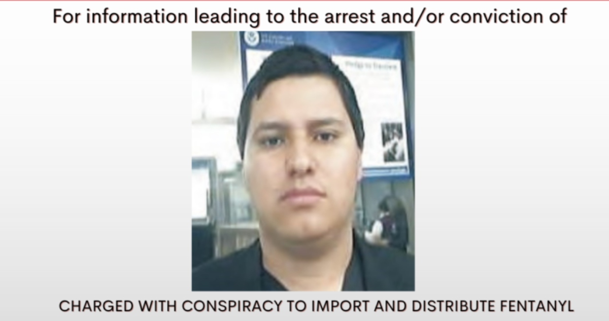 El hombre asesinado al interior de un restaurante en la CdMx el domingo era Óscar Noé Medina González, alias "El Panu", quien formaba parte de "Los Chapitos".